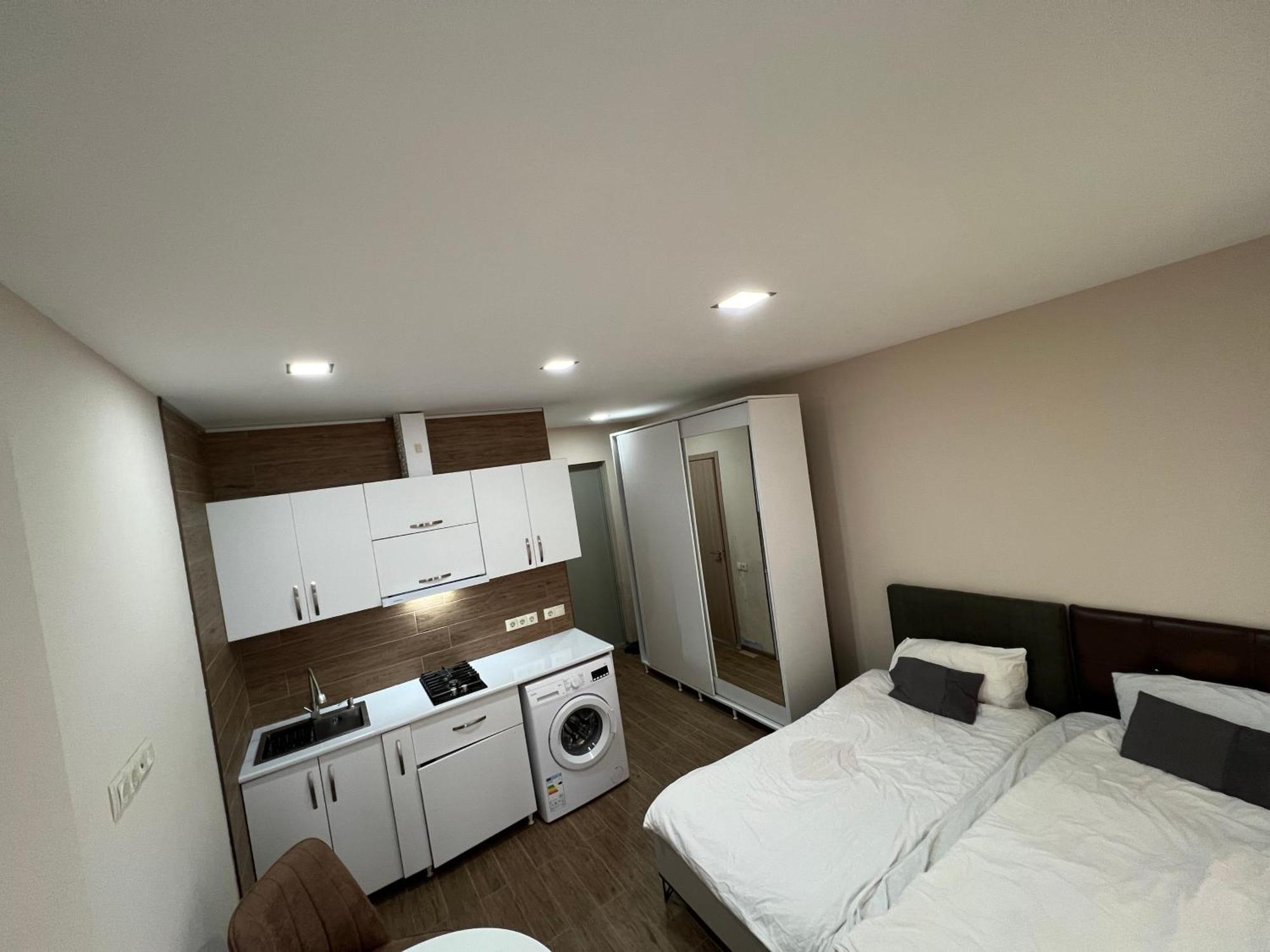 Hotel Paris Батуми Экстерьер фото